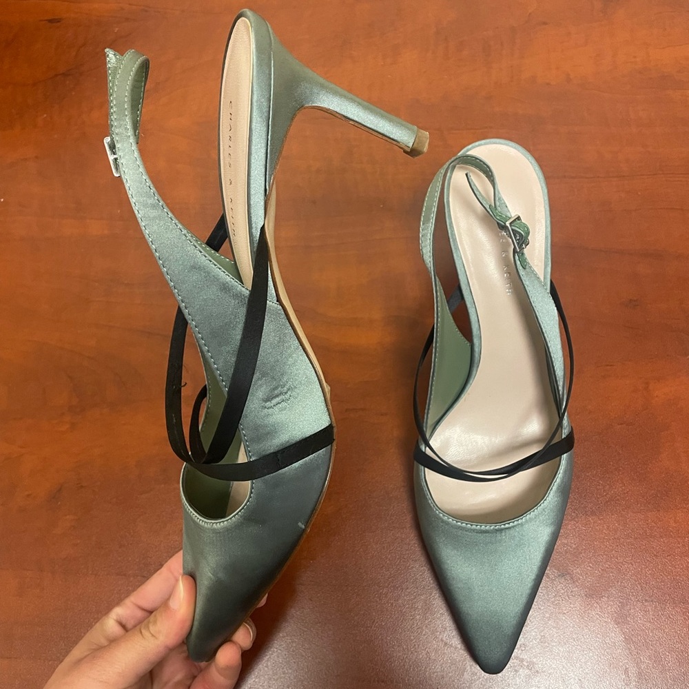 Kitten heels